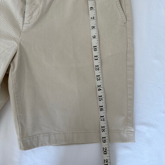 Tommy Hilfiger Men's Classic Fit Flat Front Shorts‎ - Size 36. - Picture 9 of 12